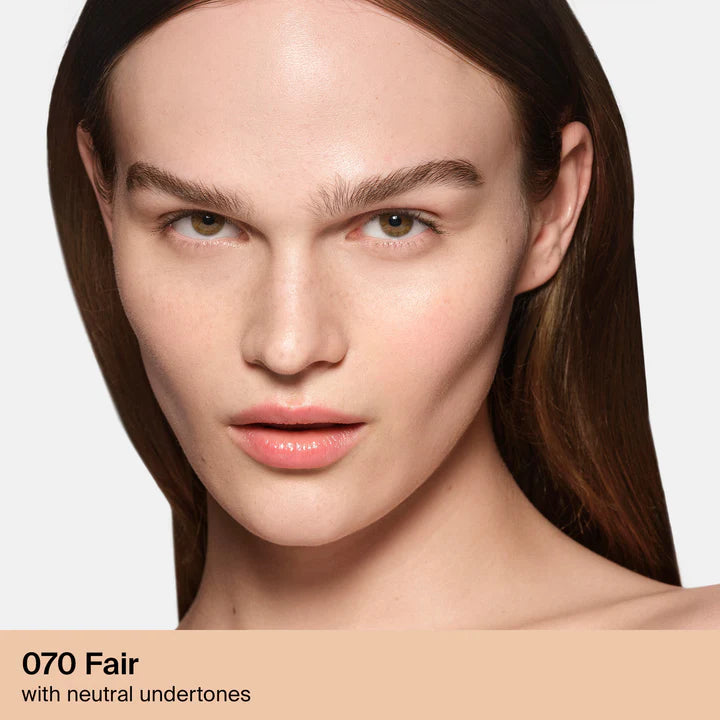 Тональный крем Triclone Skin Tech средней плотности