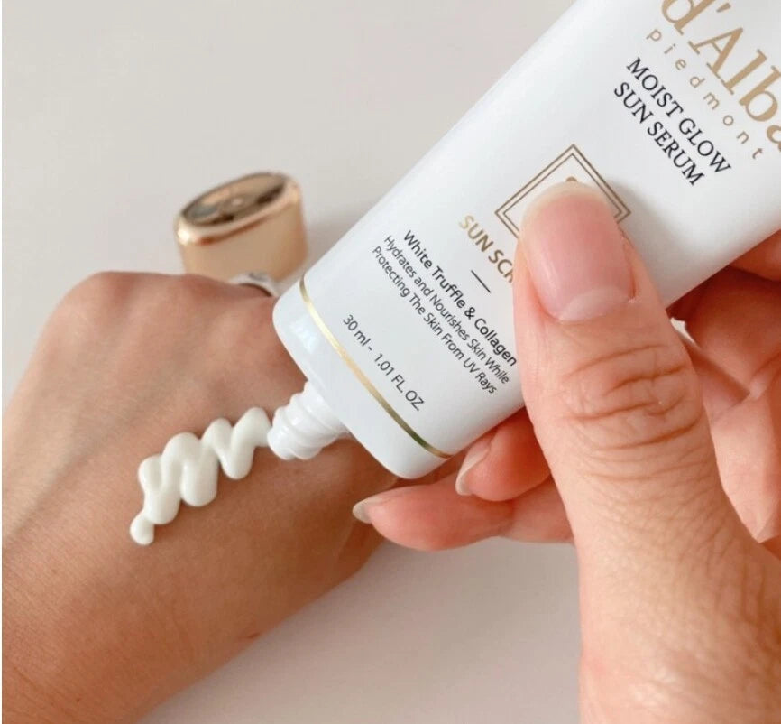 Moist Glow Sun Serum SPF50+ PA++++