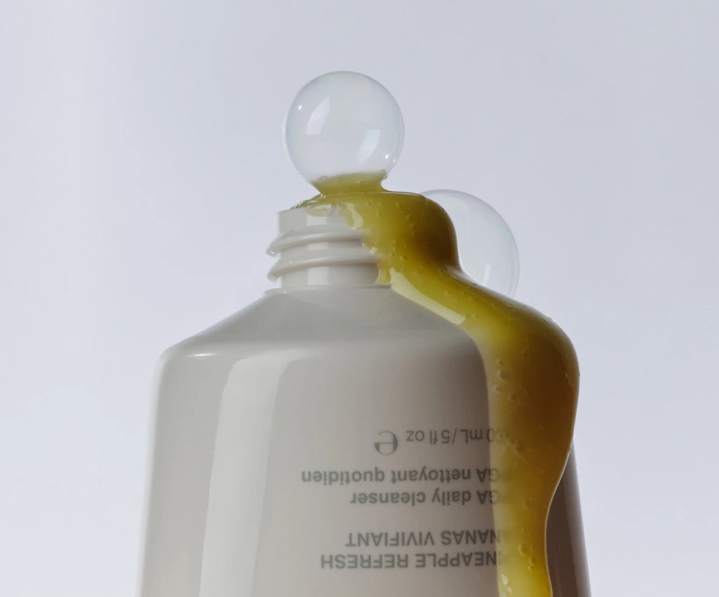 Pineapple cleanser