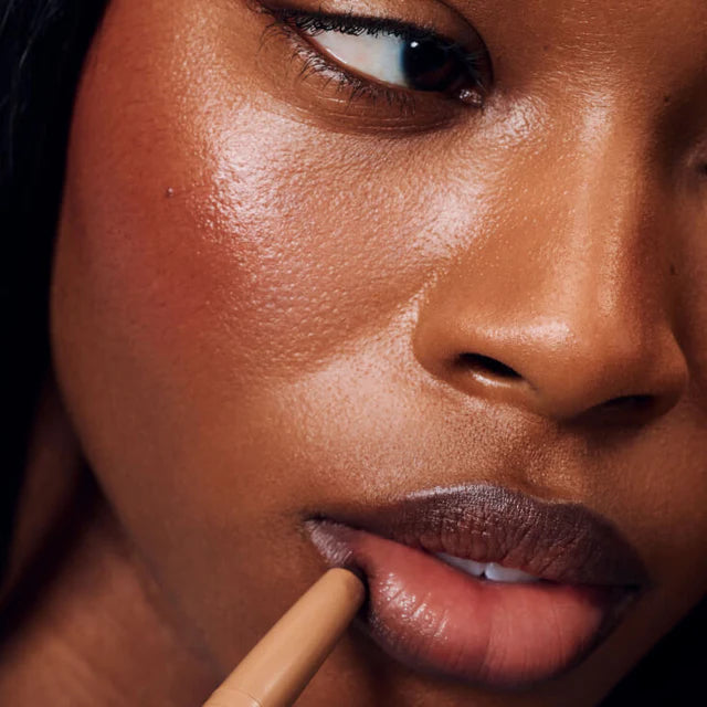 Peptide Lip Shape - The contouring lip shaper